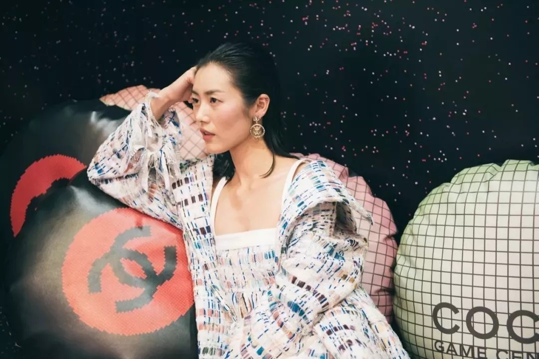 大牌是怎么炼成的?来看看大牌彩妆们不凡的“印象点”5.webp.jpg 大牌是怎么炼成的?来看看大牌彩妆们不凡的“印象点”5.webp.jpg